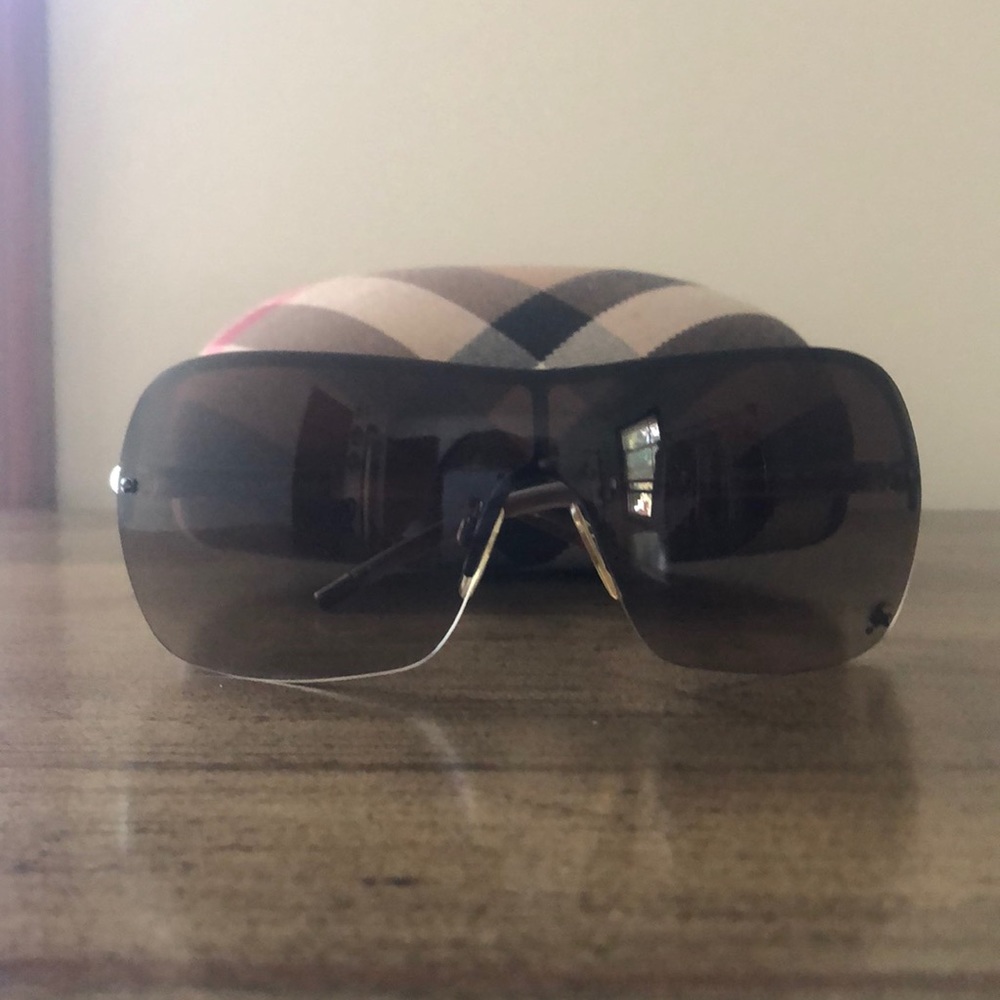 Burberry sunglasses